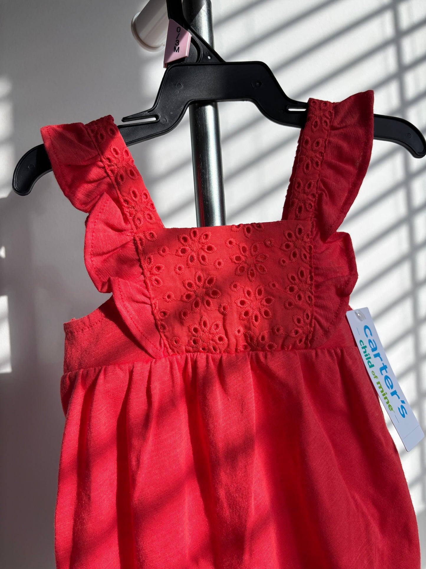 Romper Bebé Rojo con Bordado Inglés | Carter’s 0–3M